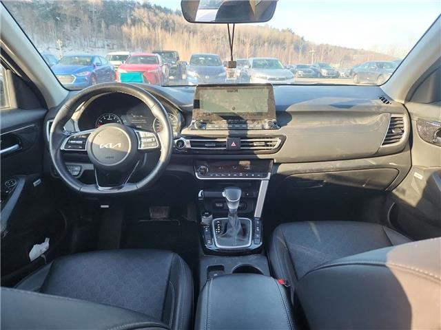 2023 Kia Seltos SX Turbo w/Black Interior (Stk: 43749J) in Belleville - Image 2 of 8