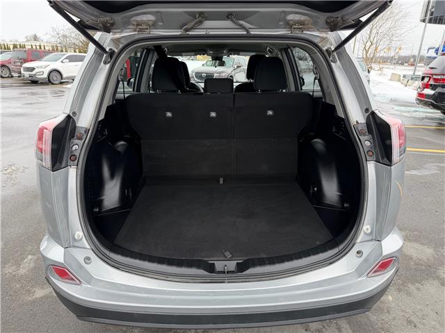 2018 Toyota RAV4 LE (Stk: MI6085A) in BELLEVILLE - Image 8 of 17