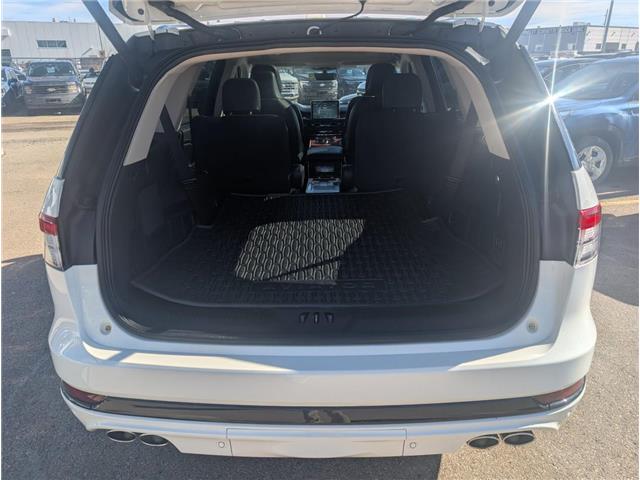 2023 Lincoln Aviator Reserve (Stk: T-1632A) in Calgary - Image 7 of 29