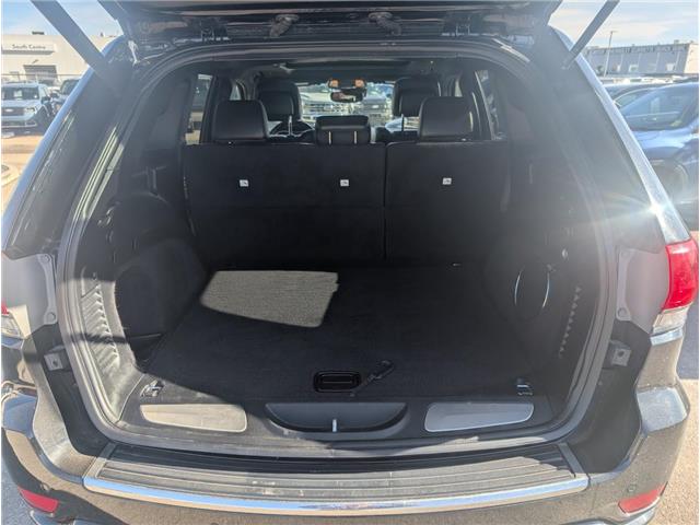 2021 Jeep Grand Cherokee Overland (Stk: 19436A) in Calgary - Image 7 of 28