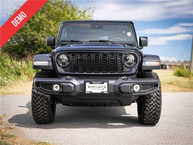 2025 Jeep Wrangler Sport (Stk: S611811) in Surrey - Image 2 of 22
