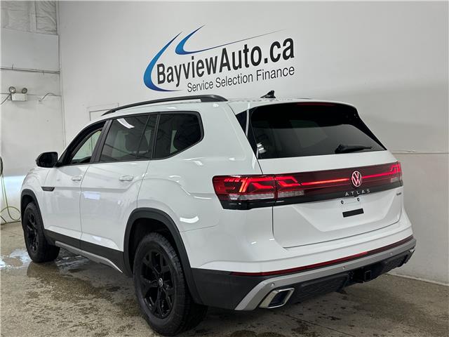 2024 Volkswagen Atlas 2.0 TSI Peak Edition (Stk: 43712J) in Belleville - Image 5 of 30