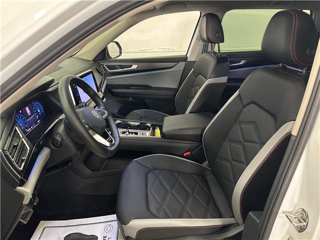 2024 Volkswagen Atlas 2.0 TSI Peak Edition (Stk: 43712J) in Belleville - Image 14 of 30