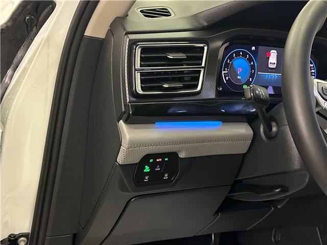 2024 Volkswagen Atlas 2.0 TSI Peak Edition (Stk: 43712J) in Belleville - Image 17 of 30