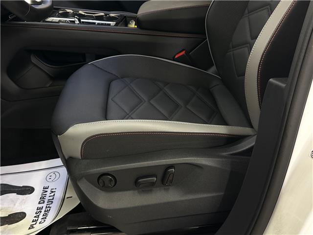 2024 Volkswagen Atlas 2.0 TSI Peak Edition (Stk: 43712J) in Belleville - Image 18 of 30