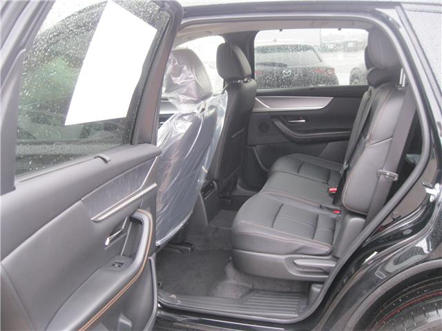 2026 Mazda CX-70 MHEV GT (Stk: 26012) in Stratford - Image 7 of 8