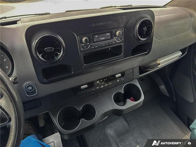2019 Mercedes-Benz Sprinter 2500 Standard Roof V6 (Stk: P3175) in London - Image 18 of 24