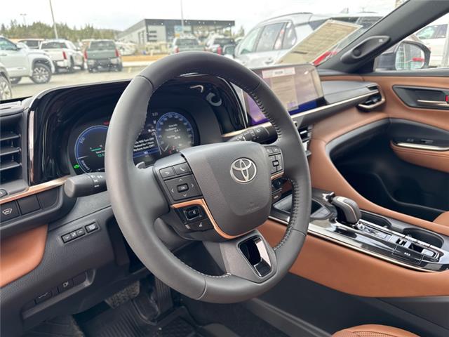 2026 Toyota Crown Signia Limited (Stk: 3040823) in Cranbrook - Image 9 of 21