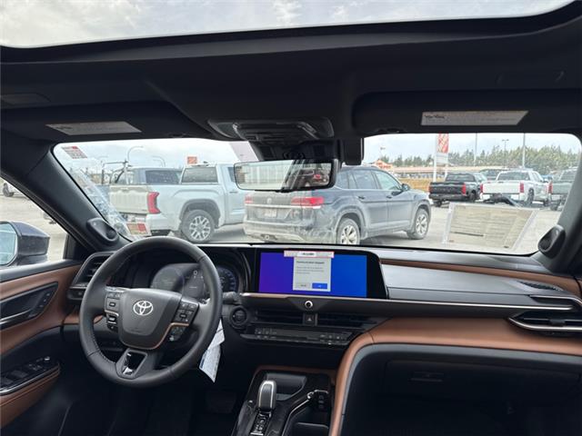 2026 Toyota Crown Signia Limited (Stk: 3040823) in Cranbrook - Image 10 of 21