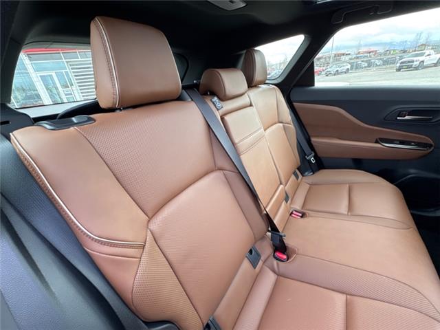 2026 Toyota Crown Signia Limited (Stk: 3040823) in Cranbrook - Image 12 of 21