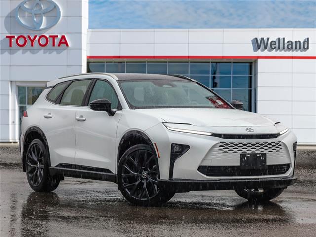 2026 Toyota Crown Signia Limited (Stk: T9775) in Welland - Image 1 of 30