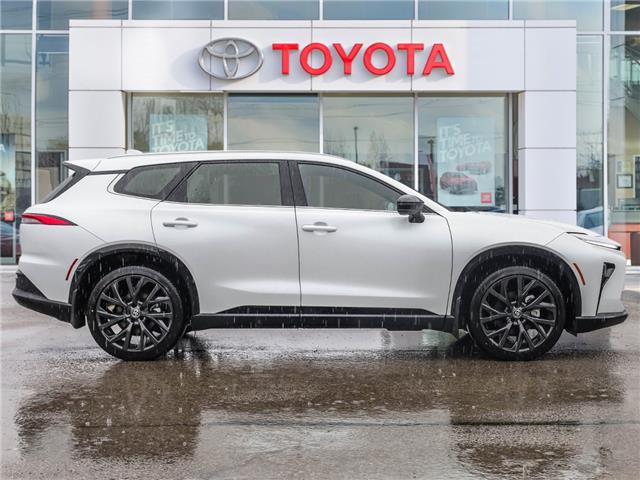 2026 Toyota Crown Signia Limited (Stk: T9775) in Welland - Image 3 of 30