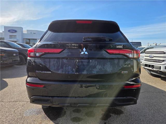 2024 Mitsubishi Outlander ES (Stk: 7084A) in Calgary - Image 4 of 9