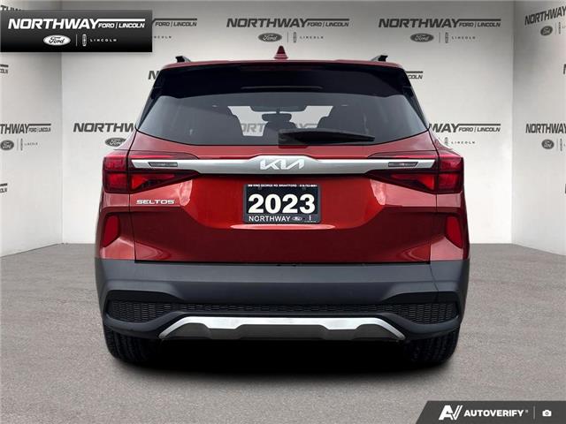 2023 Kia Seltos LX (Stk: 6BR7947A) in Brantford - Image 5 of 22