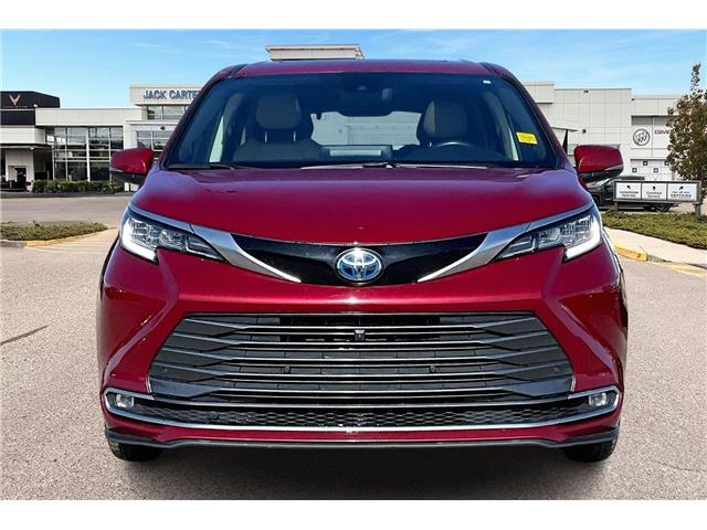 2021 Toyota Sienna Limited 7-Passenger (Stk: 34132U) in Calgary - Image 3 of 35