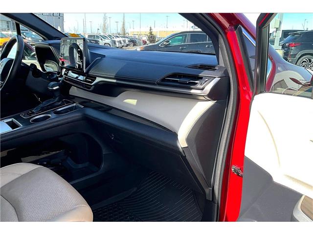 2021 Toyota Sienna Limited 7-Passenger (Stk: 34132U) in Calgary - Image 16 of 35