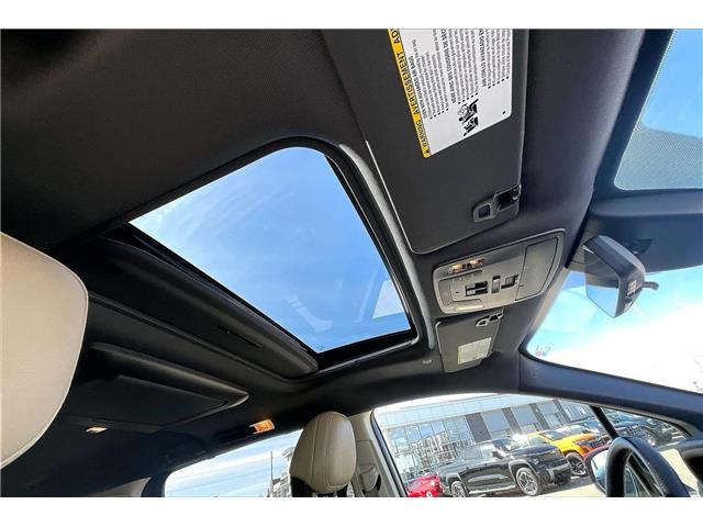 2021 Toyota Sienna Limited 7-Passenger (Stk: 34132U) in Calgary - Image 17 of 35