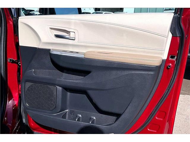 2021 Toyota Sienna Limited 7-Passenger (Stk: 34132U) in Calgary - Image 19 of 35