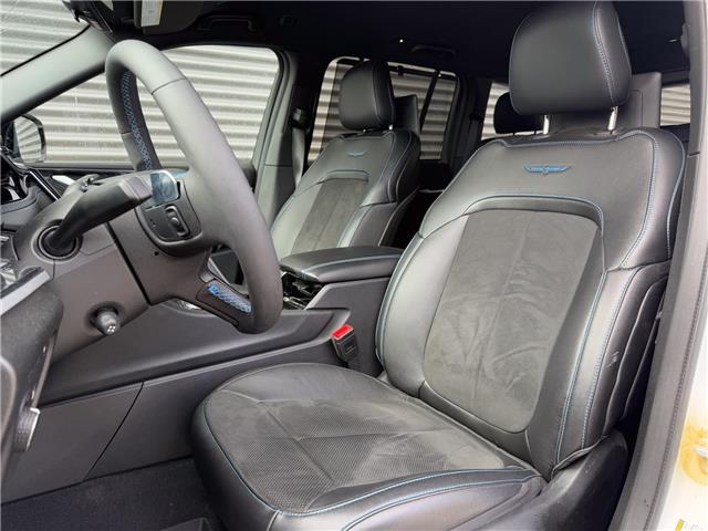 2023 Jeep Grand Cherokee 4xe Trailhawk (Stk: 25528A) in London - Image 8 of 30