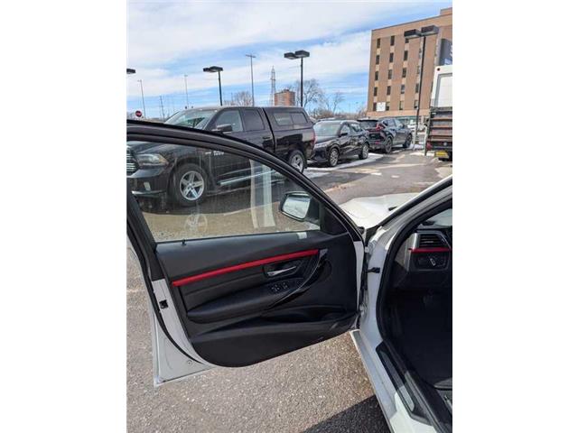 2018 BMW 330i xDrive (Stk: 260291) in Ottawa Central - Image 10 of 30