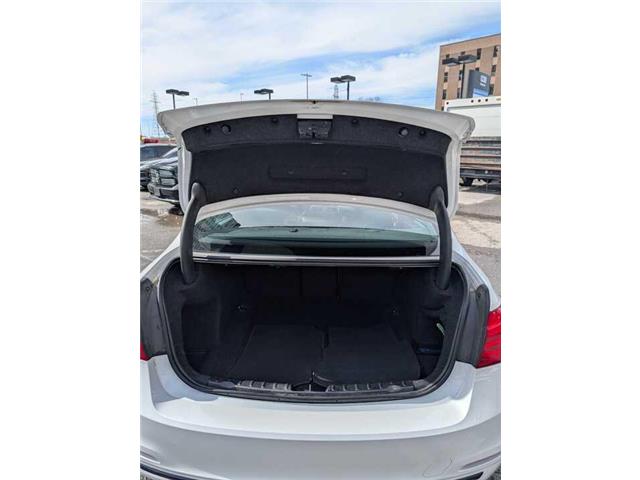 2018 BMW 330i xDrive (Stk: 260291) in Ottawa Central - Image 13 of 30