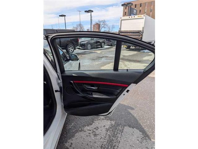 2018 BMW 330i xDrive (Stk: 260291) in Ottawa Central - Image 16 of 30