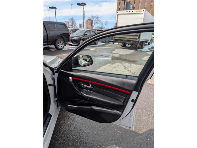 2018 BMW 330i xDrive (Stk: 260291) in Ottawa Central - Image 18 of 30