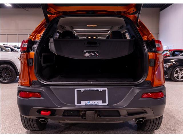 2016 Jeep Cherokee Trailhawk (Stk: R62293) in Calgary - Image 7 of 25