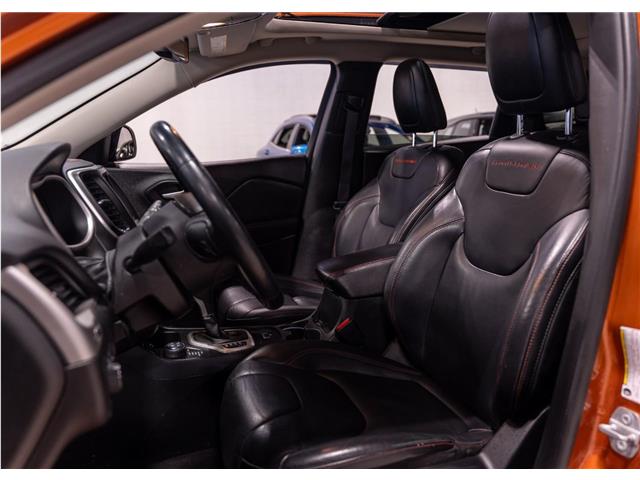 2016 Jeep Cherokee Trailhawk (Stk: R62293) in Calgary - Image 14 of 25