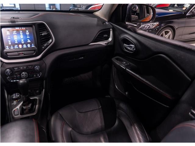 2016 Jeep Cherokee Trailhawk (Stk: R62293) in Calgary - Image 22 of 25