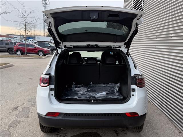 2026 Jeep Compass North (Stk: 26219) in London - Image 6 of 25