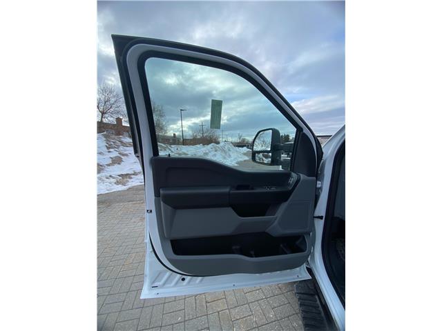 2026 Ford F-550 Chassis  (Stk: 2600860) in Ottawa - Image 9 of 19