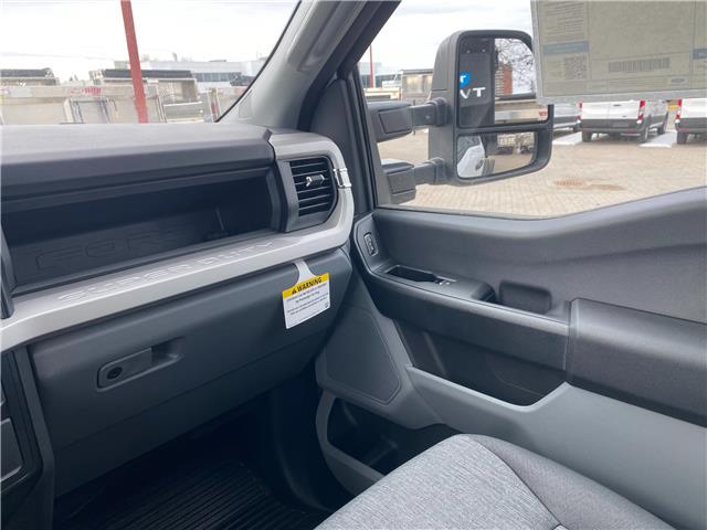 2026 Ford F-550 Chassis  (Stk: 2600860) in Ottawa - Image 12 of 19