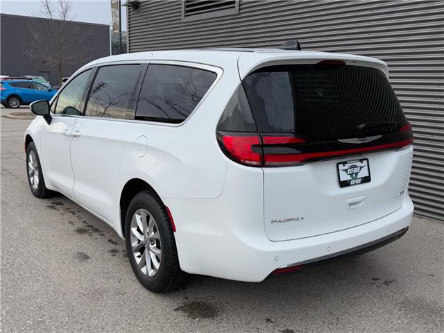 2023 Chrysler Pacifica Touring-L (Stk: U11120) in London - Image 4 of 28