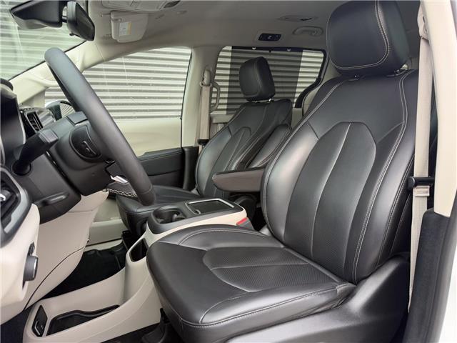 2023 Chrysler Pacifica Touring-L (Stk: U11120) in London - Image 8 of 28