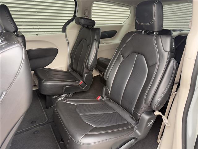 2023 Chrysler Pacifica Touring-L (Stk: U11120) in London - Image 11 of 28