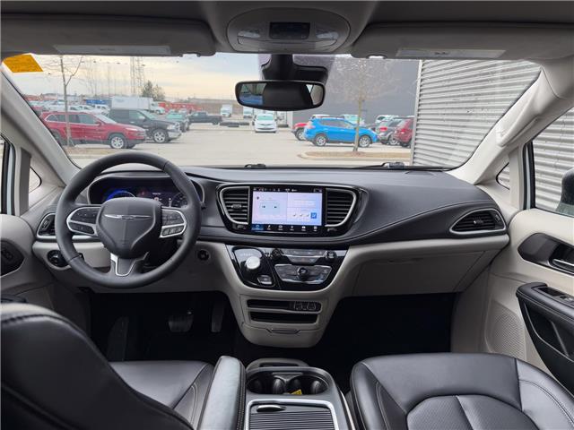 2023 Chrysler Pacifica Touring-L (Stk: U11120) in London - Image 14 of 28