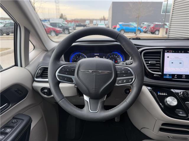 2023 Chrysler Pacifica Touring-L (Stk: U11120) in London - Image 15 of 28