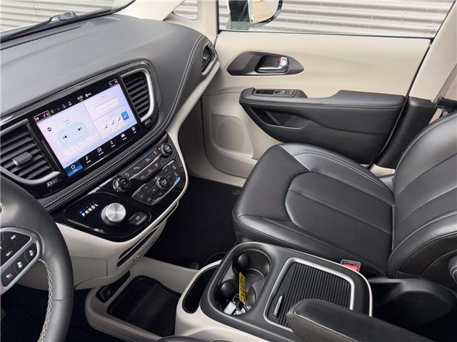 2023 Chrysler Pacifica Touring-L (Stk: U11120) in London - Image 19 of 28