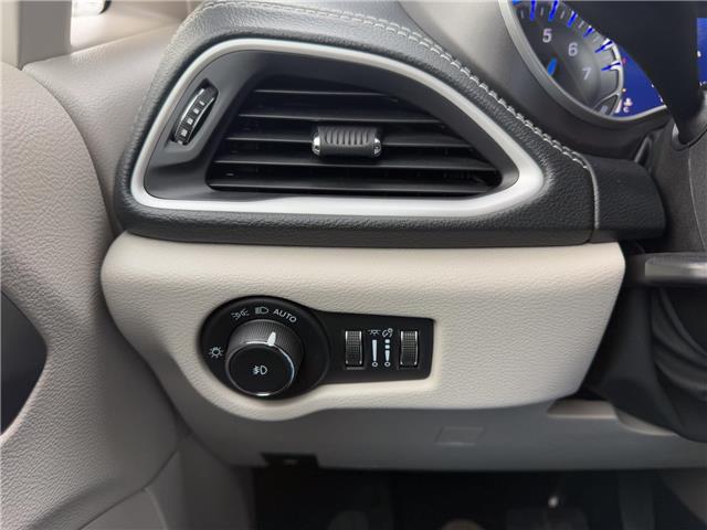 2023 Chrysler Pacifica Touring-L (Stk: U11120) in London - Image 23 of 28