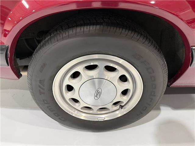 1989 Ford Mustang 5.0 LX Convertible (Stk: 241149) in Watford - Image 16 of 30