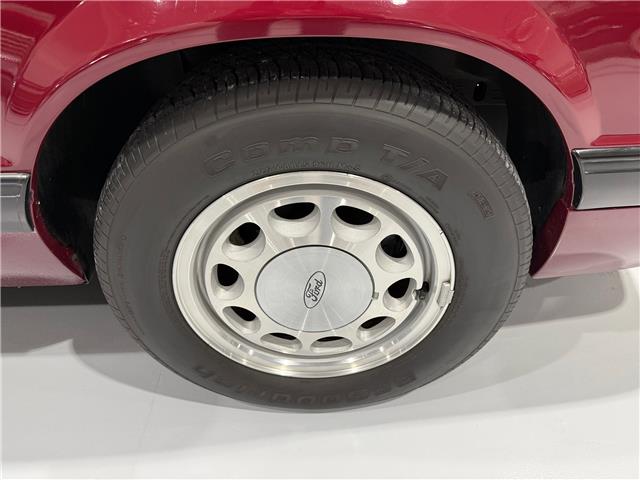 1989 Ford Mustang 5.0 LX Convertible (Stk: 241149) in Watford - Image 17 of 30