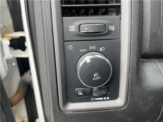 2022 RAM 1500 Classic Tradesman (Stk: 22-075H) in Sarnia - Image 14 of 27