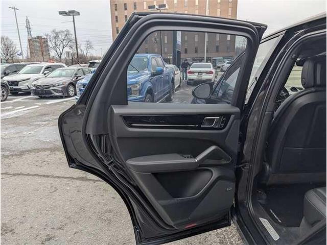 2020 Porsche Cayenne E-Hybrid Base (Stk: 260163) in Ottawa - Image 10 of 25