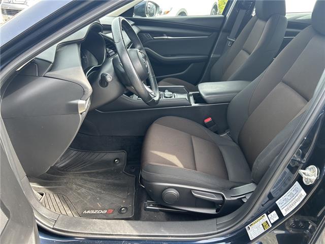 2021 Mazda Mazda3 GS (Stk: P4926) in Surrey - Image 9 of 15