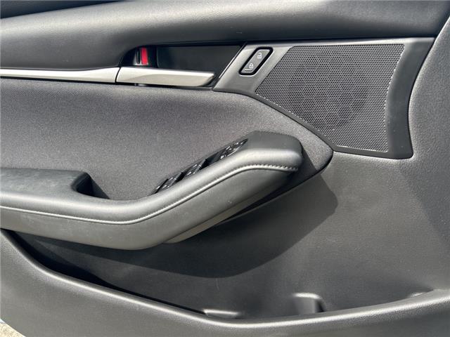 2021 Mazda Mazda3 GS (Stk: P4926) in Surrey - Image 14 of 15