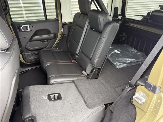 2026 Jeep Wrangler Sahara (Stk: 26186D) in London - Image 12 of 25
