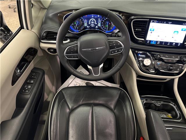 2024 Chrysler Pacifica Limited (Stk: 43738J) in Belleville - Image 17 of 38