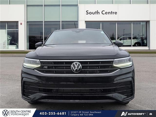 2024 Volkswagen Tiguan Comfortline R-Line Black Edition (Stk: ST-305A) in Calgary - Image 2 of 10