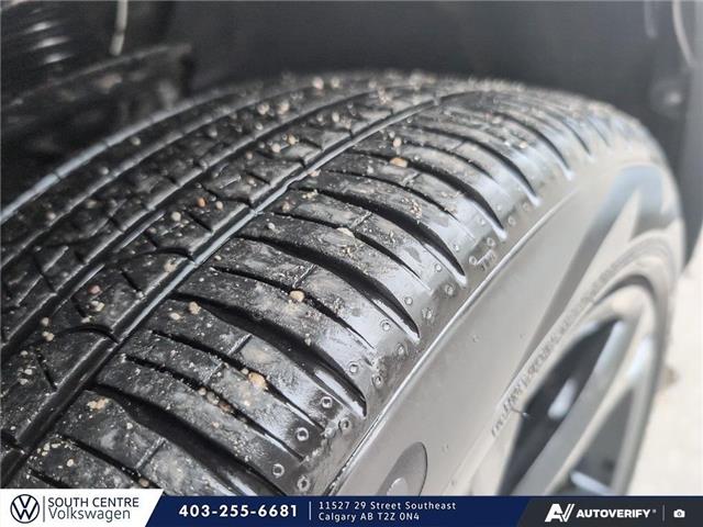 2024 Volkswagen Tiguan Comfortline R-Line Black Edition (Stk: ST-305A) in Calgary - Image 7 of 10